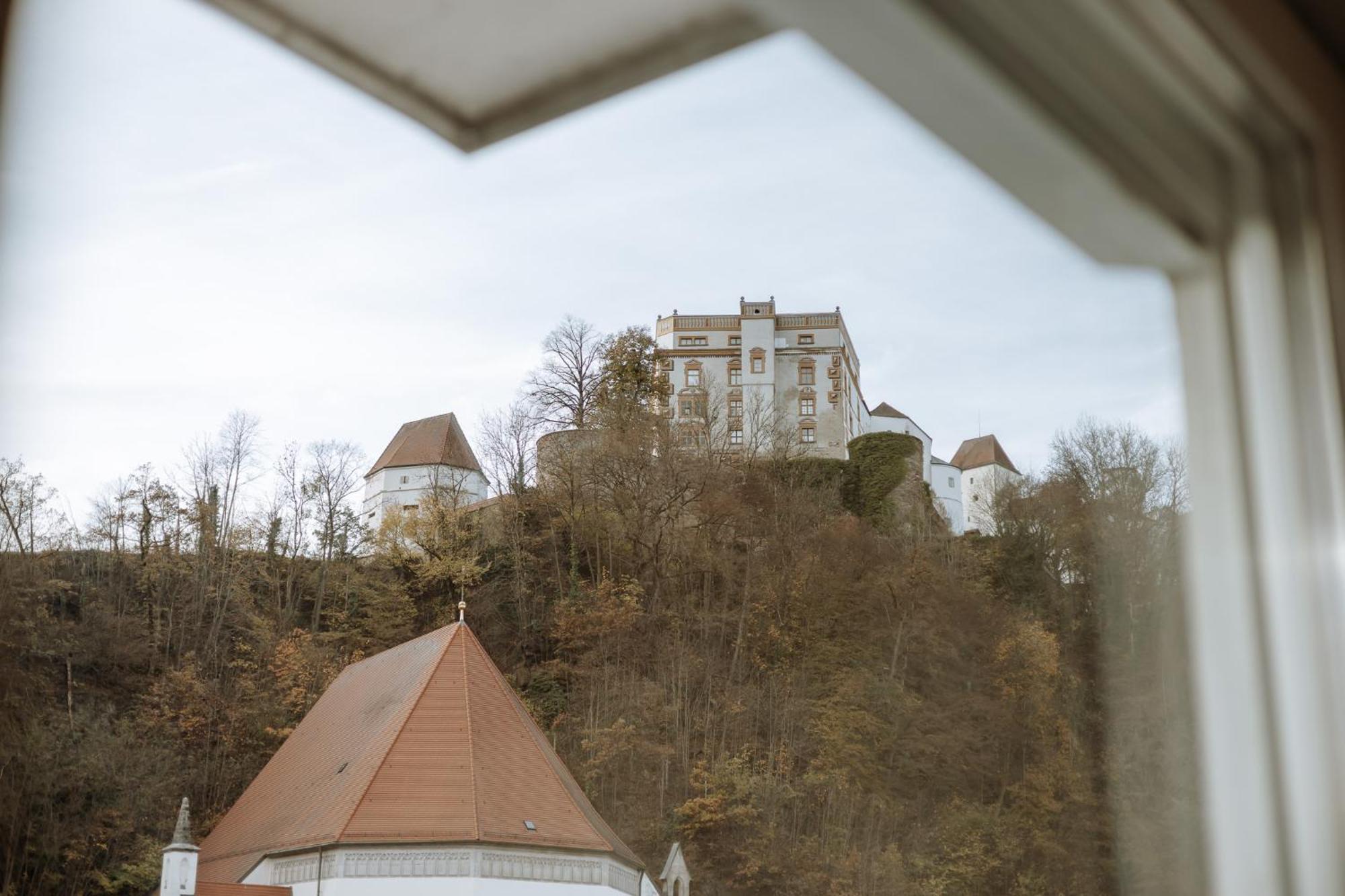 Stilvolles Appartement Mit Blick Auf Das Dreifluesse-Eck Пасау Екстериор снимка